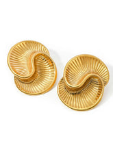 18k gold-plated stainless steel, Tarnish-free, Waterproof, Suitable for sensitive skin, gold earrings, retro earrings, vintage charm, classic earrings, beautiful earrings, timeless earrings, stud earrings, large earrings, fan earrings